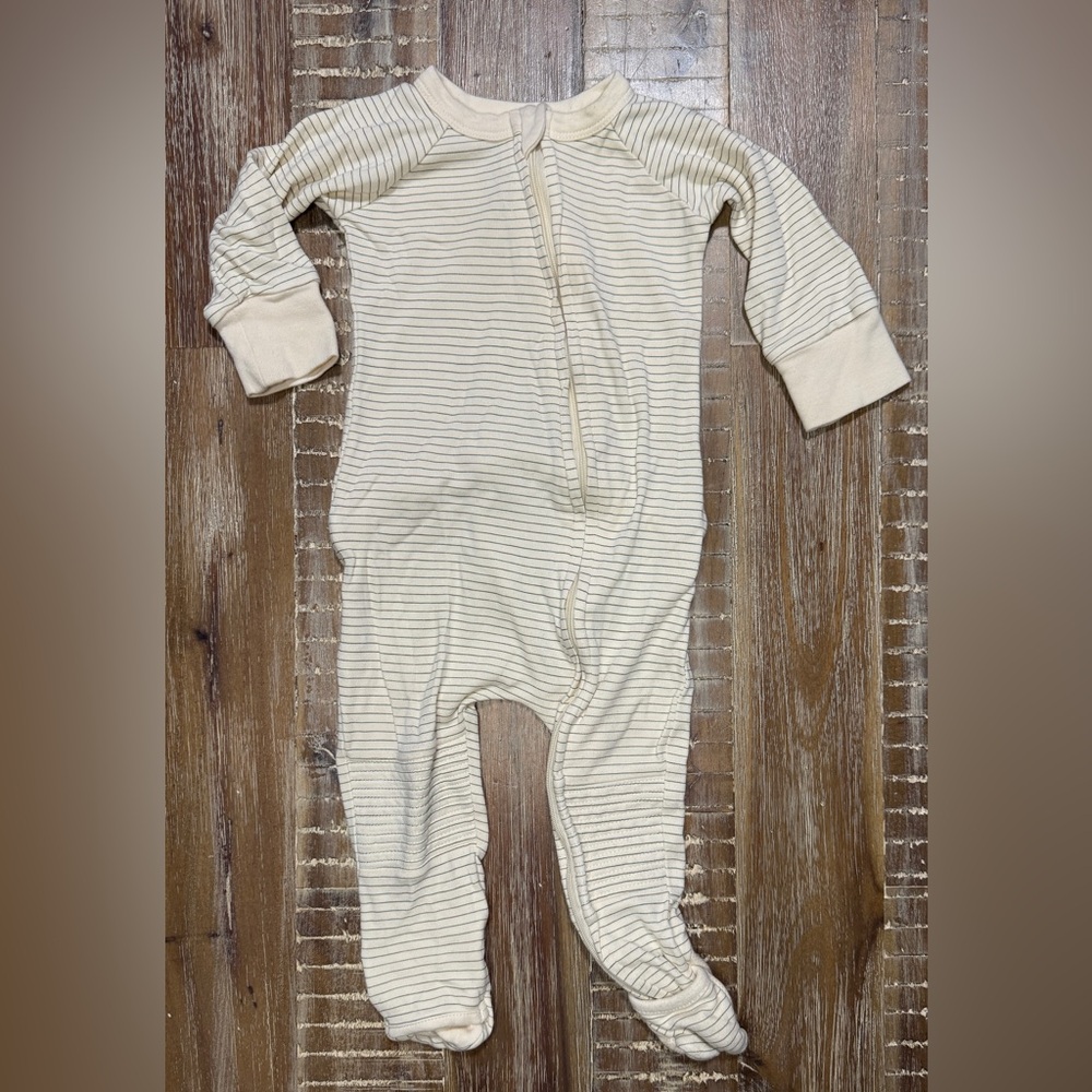 Goumi Zippy Sleeper grow with you footies Butt Flap Hand Foot Covers